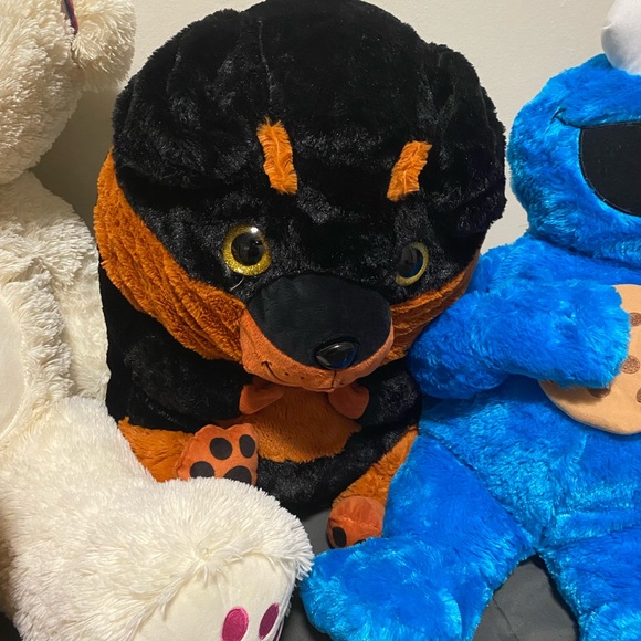 PLUSHIES - Picture 3 of 5